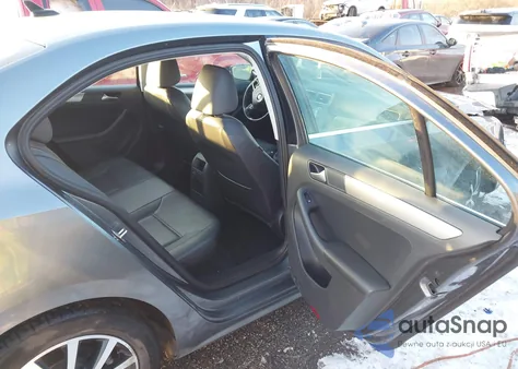 2018 Volkswagen Jetta 1.4T Se/1.4T Wolfsburg Edition z USA, uszkodzony, nr VIN 3VWDB7AJ7JM214944